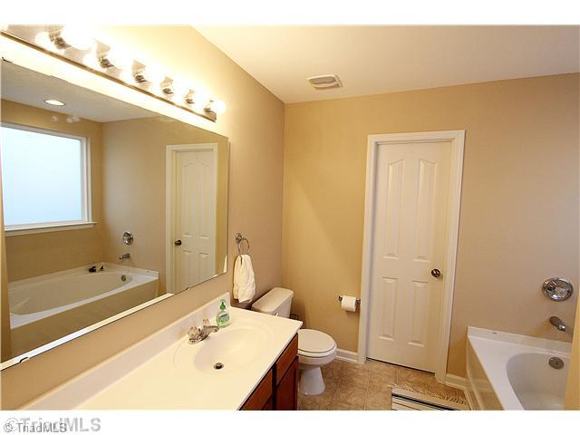 836 Jennifer Lane High Point, NC 27265 - Photo 10 of 16 Master Bath/Spa.