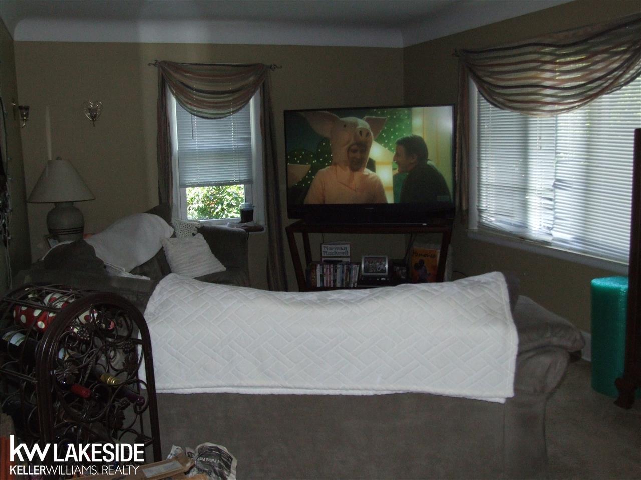 238 Ewell Street Romeo, MI 48065 - Photo 3 of 8 31333175-2.JPG