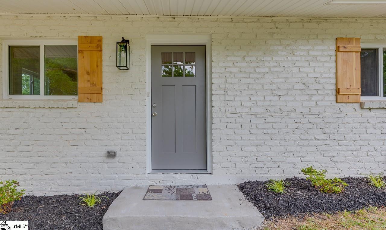 571 Lowndes Hill Road Greenville, SC 29607 - Photo 3 of 17 Gallery Image 3