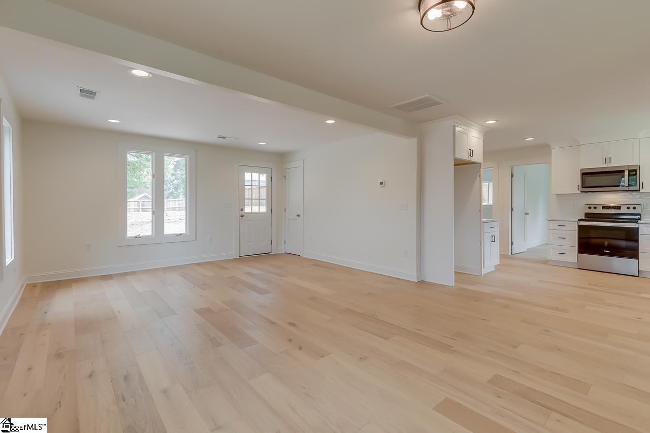 571 Lowndes Hill Road Greenville, SC 29607 - Photo 10 of 17 Gallery Image 10