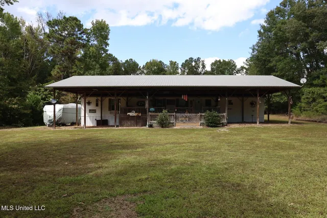 $179,500 | 586 Southeast Hancock Road, Meadville, MS 39653