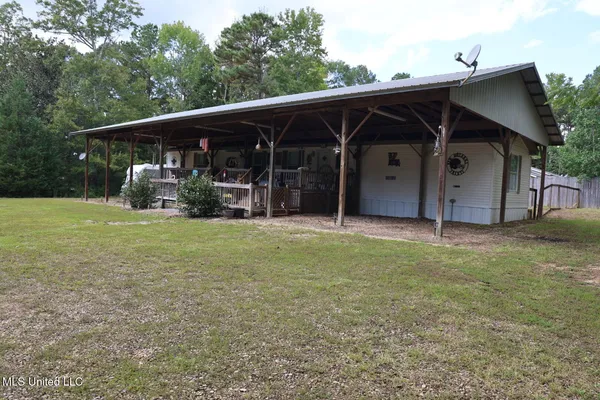 $179,500 | 586 Southeast Hancock Road, Meadville, MS 39653