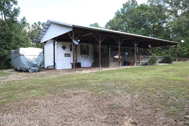 $179,500 | 586 Southeast Hancock Road, Meadville, MS 39653