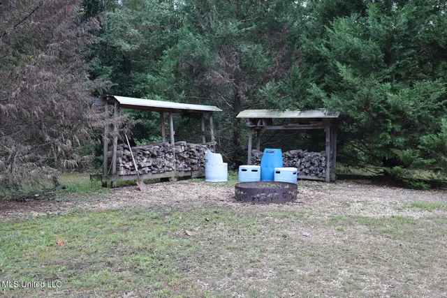 $179,500 | 586 Southeast Hancock Road, Meadville, MS 39653