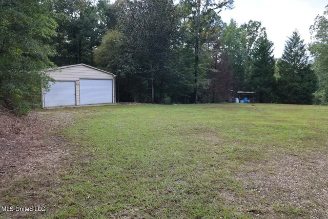 $179,500 | 586 Southeast Hancock Road, Meadville, MS 39653