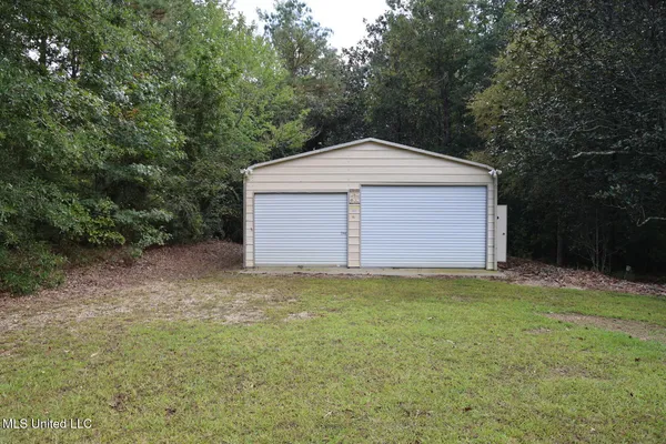 $179,500 | 586 Southeast Hancock Road, Meadville, MS 39653