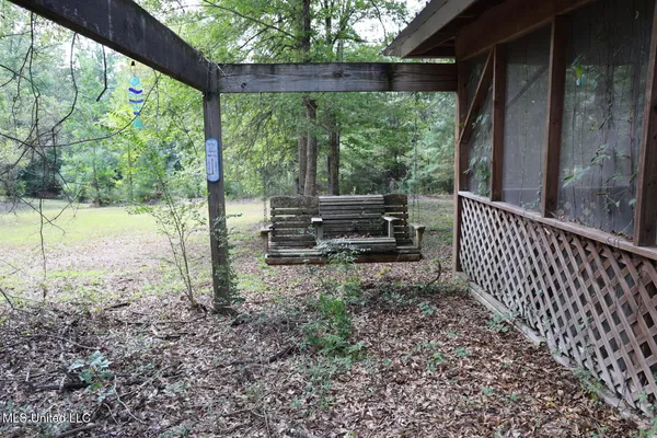 $179,500 | 586 Southeast Hancock Road, Meadville, MS 39653