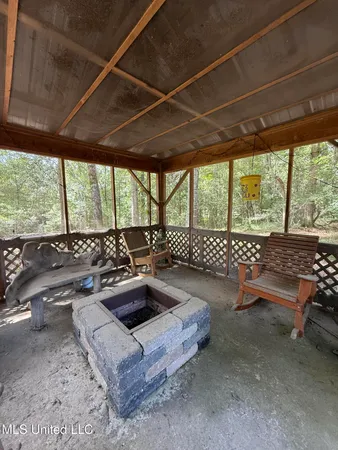 $179,500 | 586 Southeast Hancock Road, Meadville, MS 39653