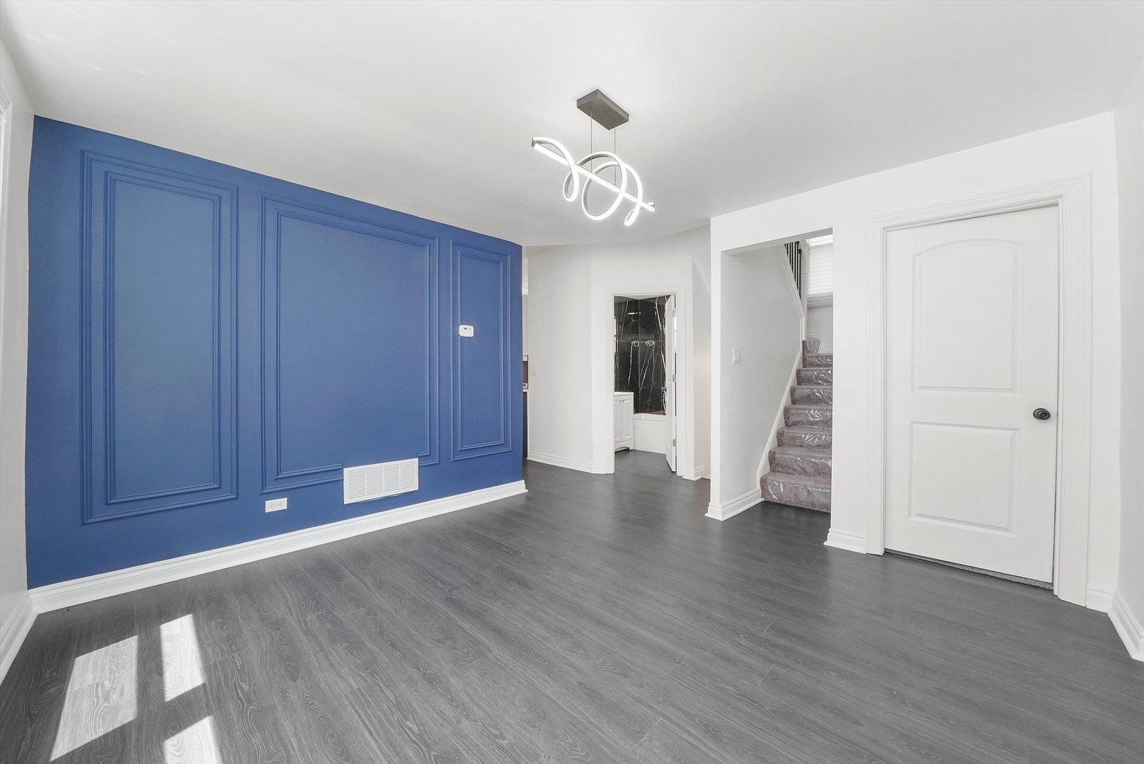 8546 South Lowe Avenue Chicago, IL 60620 - Photo 13 of 41 Gallery Image 13