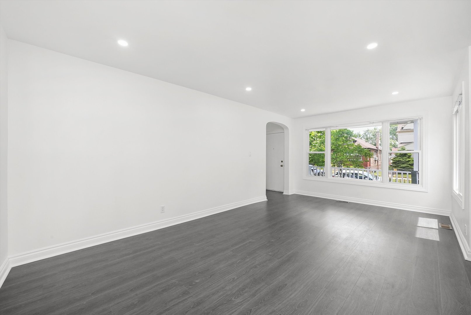8546 South Lowe Avenue Chicago, IL 60620 - Photo 10 of 41 Gallery Image 10