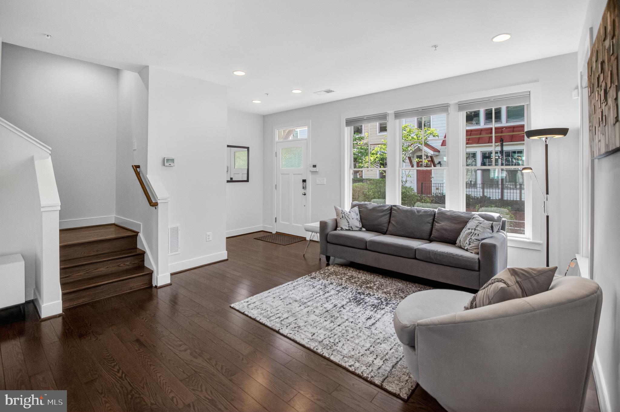 71 Ellsworth Heights Street Silver Spring, MD 20910 - Photo 4 of 37