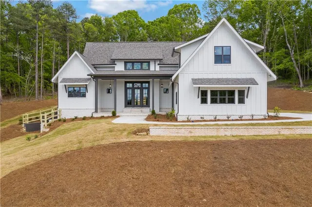 $879,900 | 151 Palisade Drive, Rydal, GA 30171