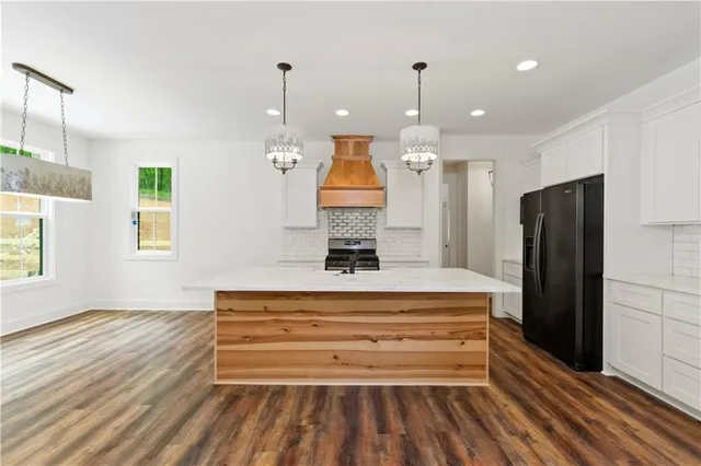 $879,900 | 151 Palisade Drive, Rydal, GA 30171