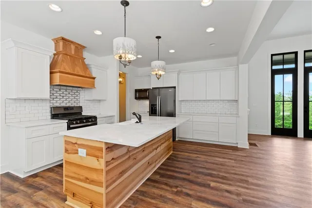 $879,900 | 151 Palisade Drive, Rydal, GA 30171