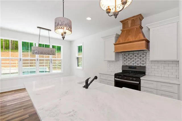 $879,900 | 151 Palisade Drive, Rydal, GA 30171