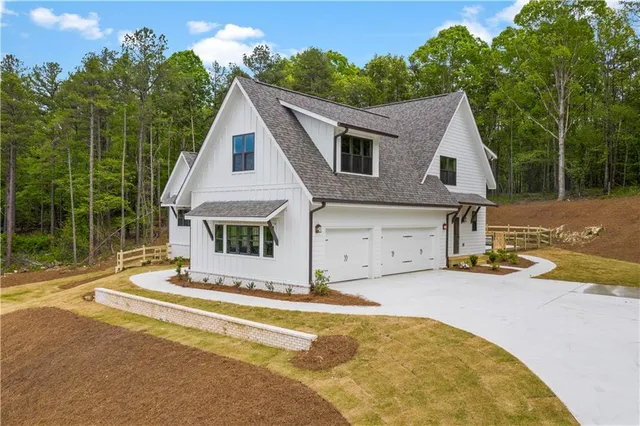 $879,900 | 151 Palisade Drive, Rydal, GA 30171