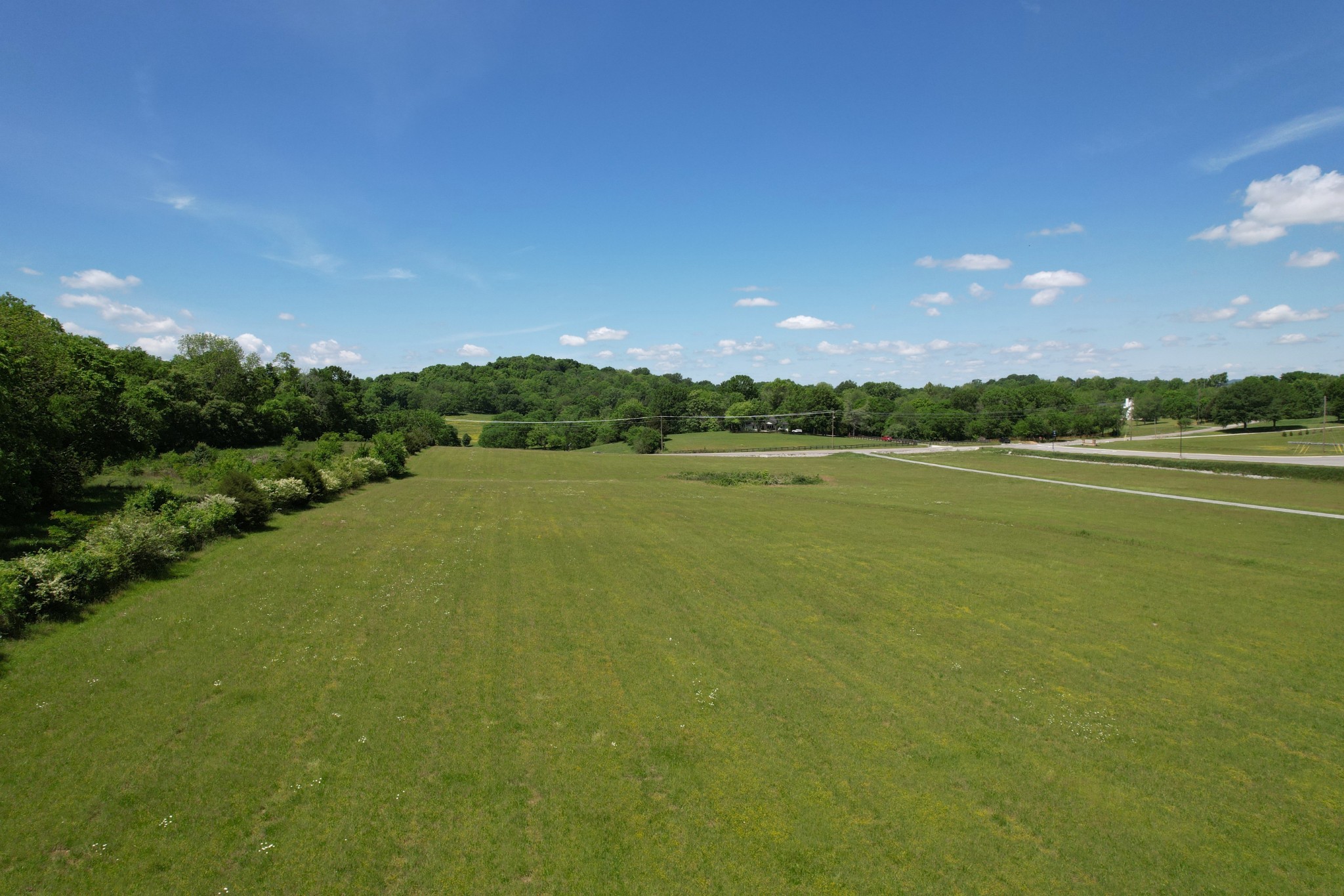 6286 Cox Road Arrington, TN 37014 - Photo 15 of 21 a view of an ocean and city
