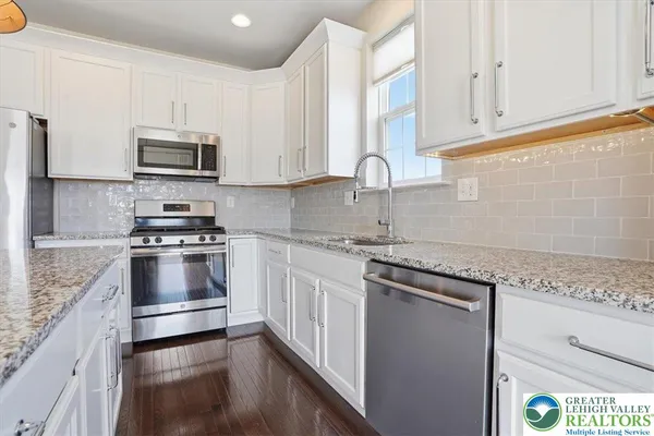 $479,000 | 250 Redclover Lane, Allentown, PA 18104