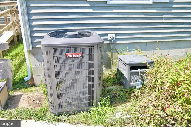 a view of entryway front of house