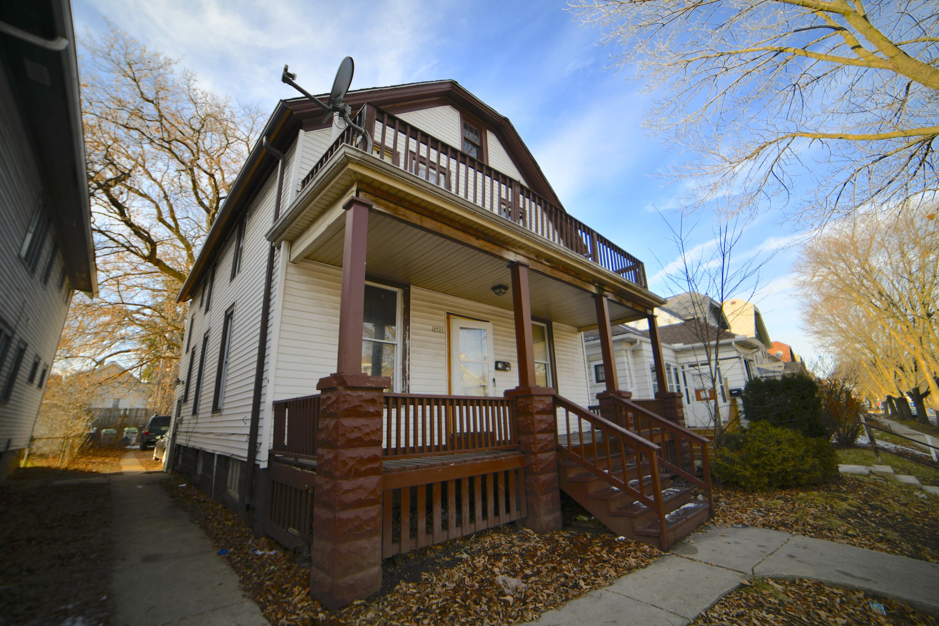 2521 North 51st Street Milwaukee, WI 53210 - Photo 16 of 16 Front Side (9)