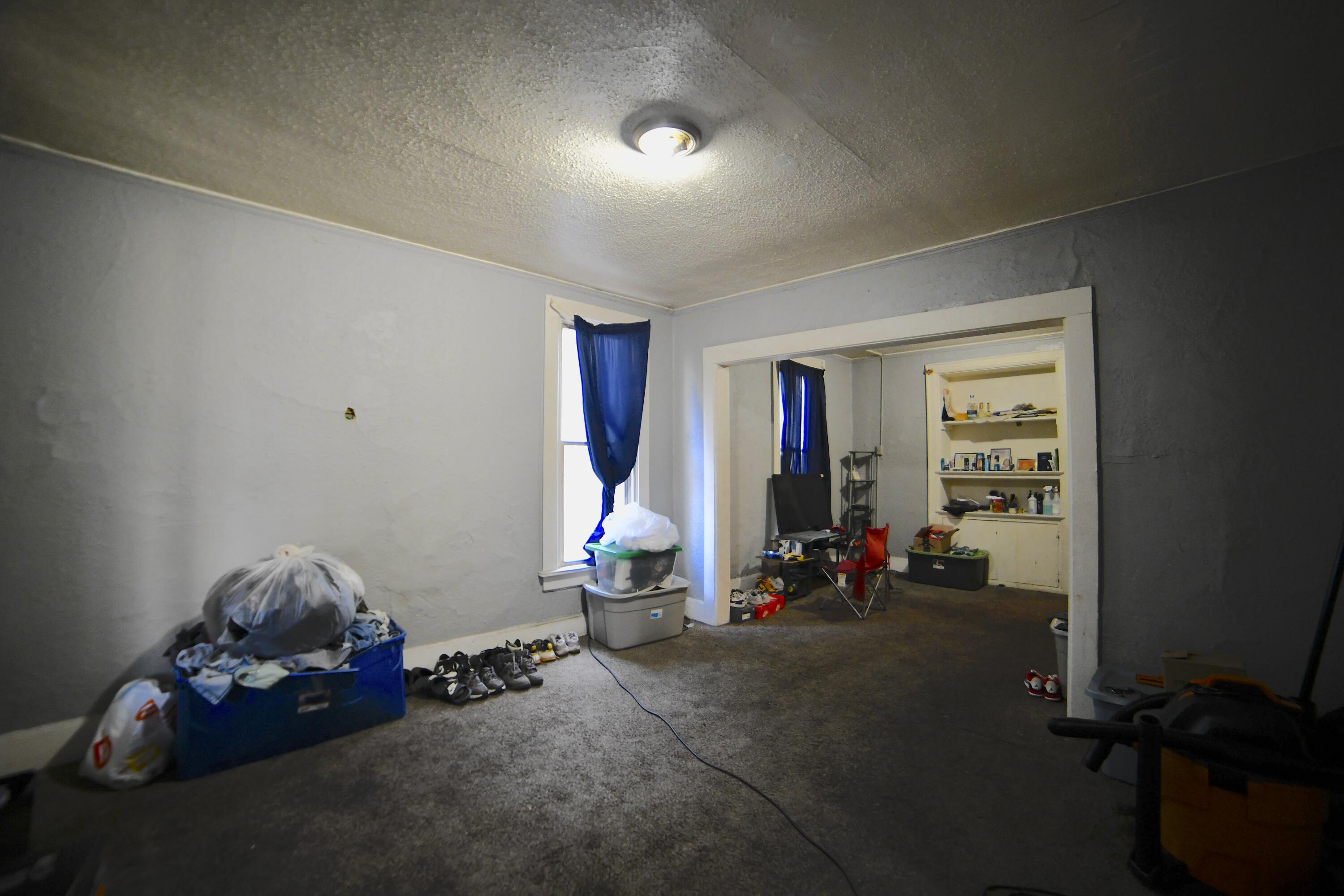2521 North 51st Street Milwaukee, WI 53210 - Photo 8 of 16 Living Room Unit 1 (3)