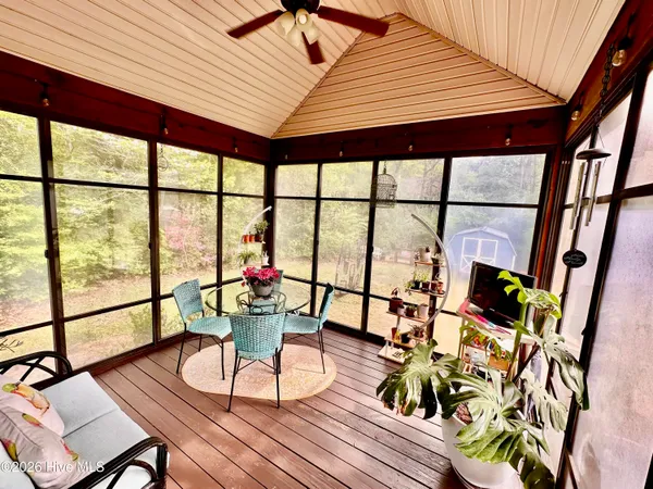 $460,000 | 218 Hickory Lane, Hampstead, NC 28443