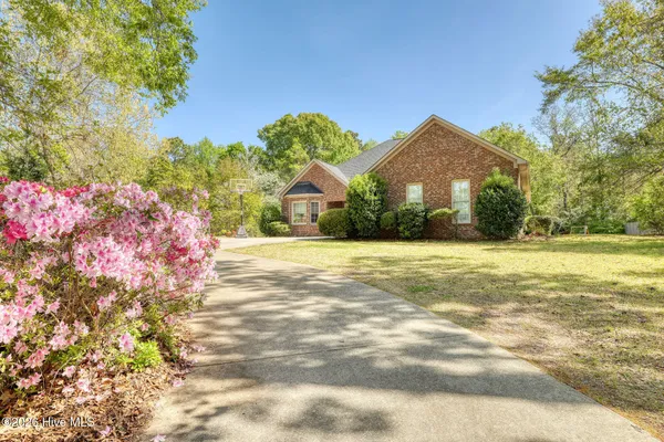 $460,000 | 218 Hickory Lane, Hampstead, NC 28443