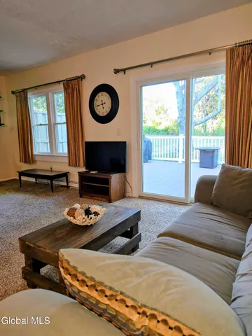 $250,000 | 22 Ziemke Farm Lane, Cohoes, NY 12047