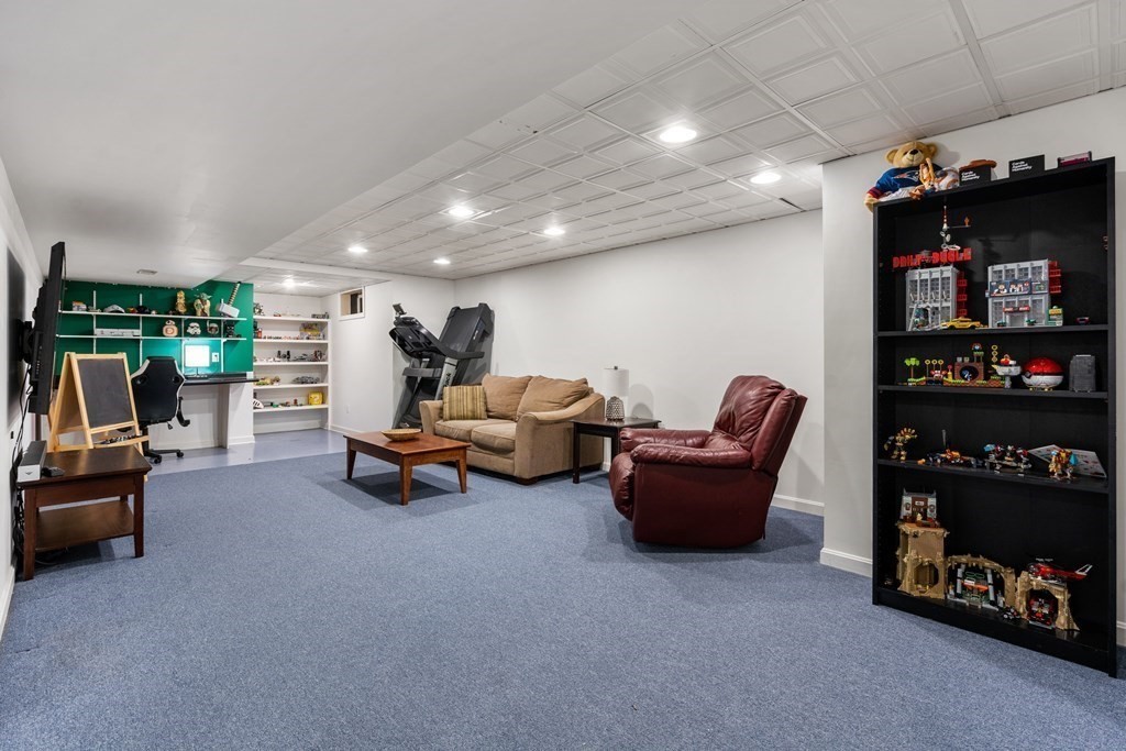 61 Aspen Road Sharon, MA 02067 - Photo 26 of 33