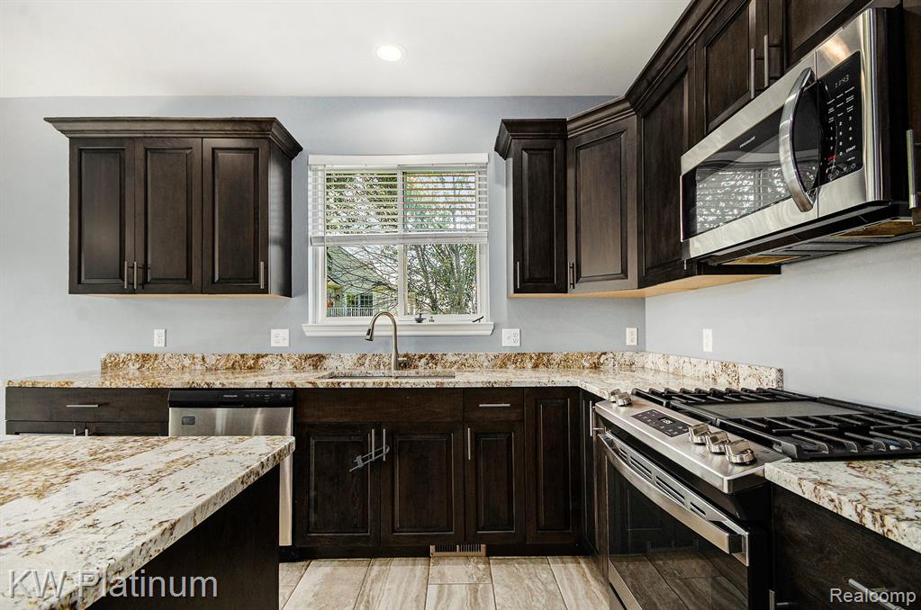 52800 Card Road Macomb, MI 48042 - Photo 18 of 31 Gallery Image 18