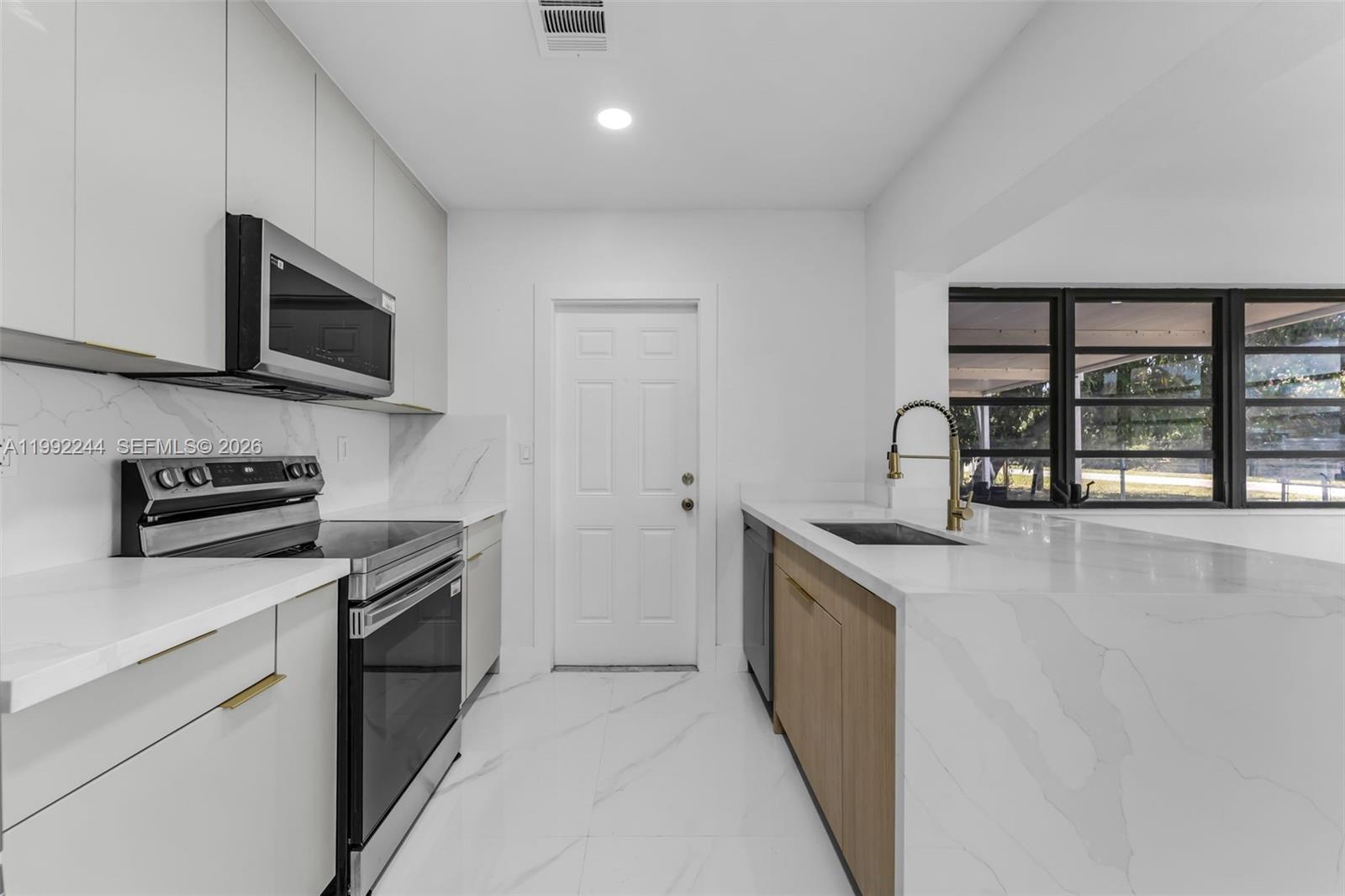 10170 Southwest 170th Terrace Miami, FL 33157 - Photo 12 of 41