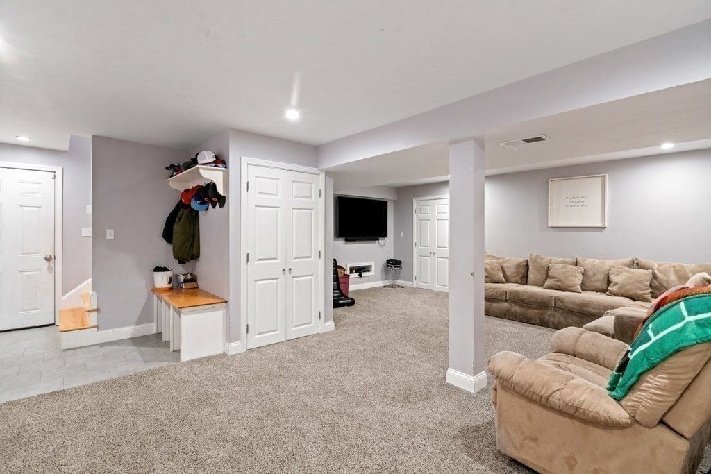 94 Como Road Boston, MA 02136 - Photo 18 of 30 Gallery Image 18