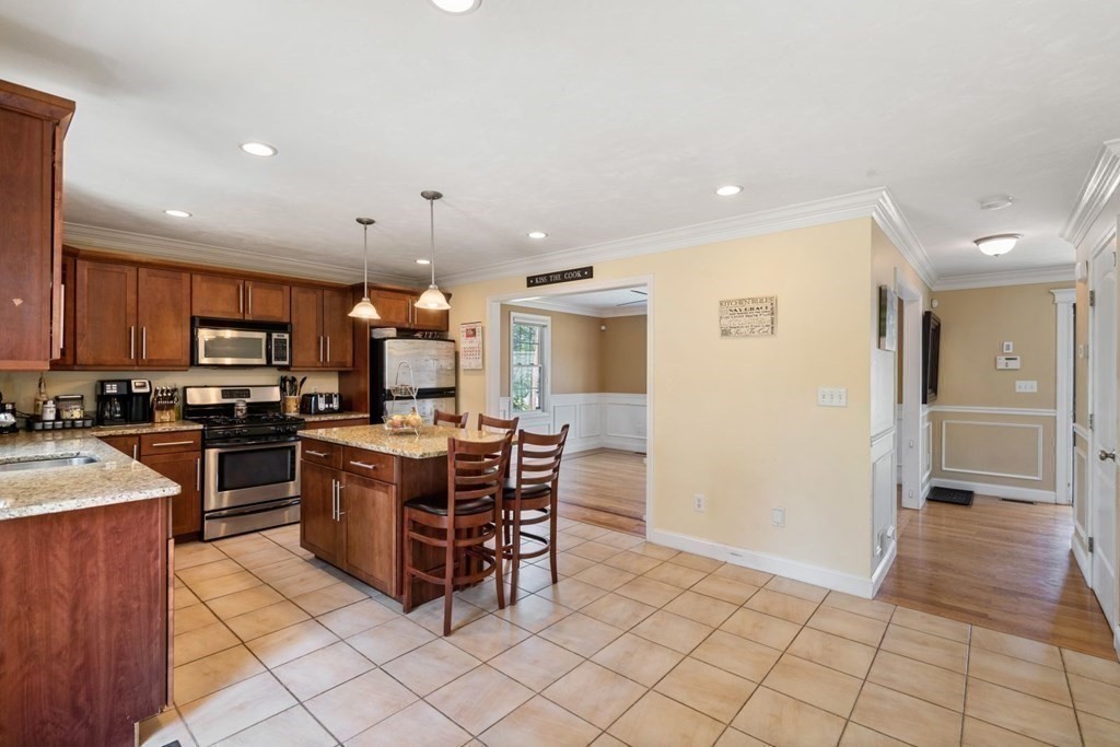 94 Como Road Boston, MA 02136 - Photo 10 of 30 Gallery Image 10
