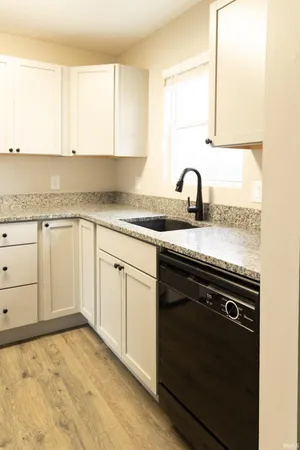 $259,900 | 1472 West Rockcrest Drive, Bloomington, IN 47403