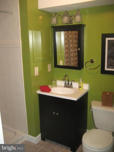 819 Ridgeleigh Road Baltimore, MD 21212 - Photo 9 of 20 Bath #2