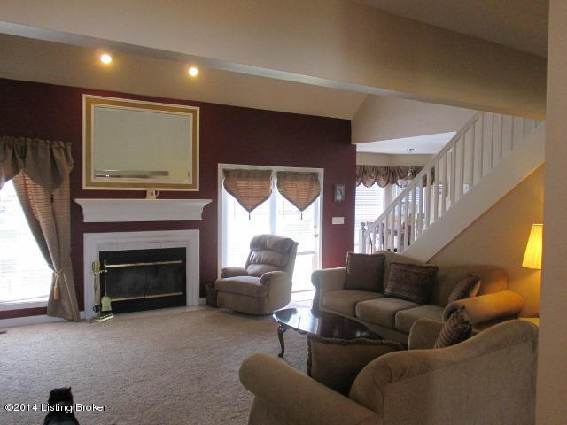 10603 Edgewater Road Louisville, KY 40223 - Photo 4 of 49 Great