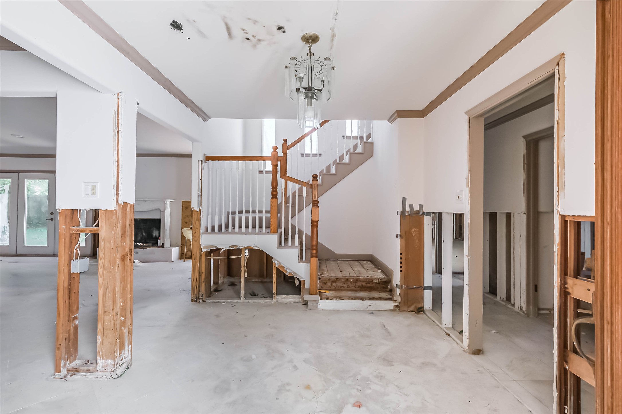 5218 Contour Place Houston, TX 77096 - Photo 4 of 22