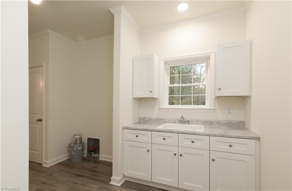 117 Crestview Drive High Point, NC 27265 - Photo 16 of 19 Mudroom and Laundry Room