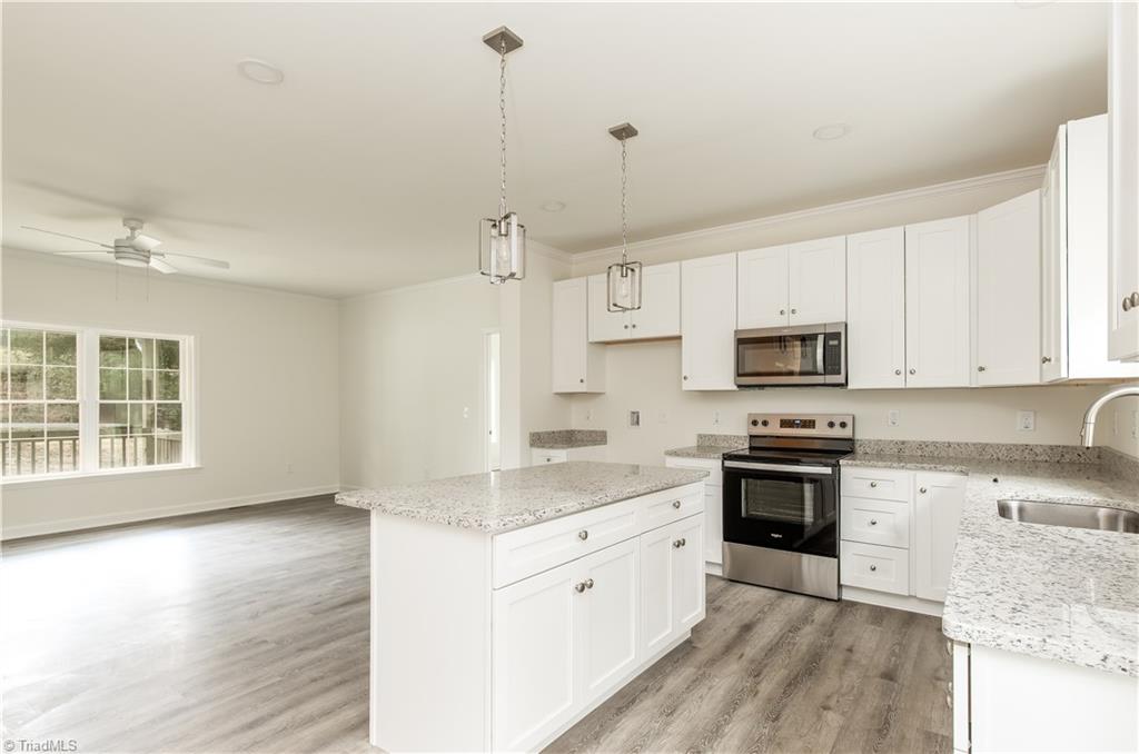 117 Crestview Drive High Point, NC 27265 - Photo 2 of 19