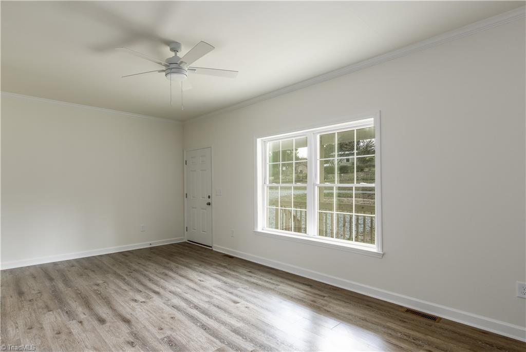 117 Crestview Drive High Point, NC 27265 - Photo 7 of 19