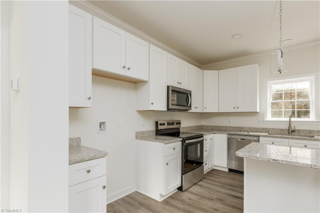 117 Crestview Drive High Point, NC 27265 - Photo 8 of 19