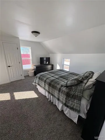 $229,000 | 512 East Walnut Street, Perry, MO 63462