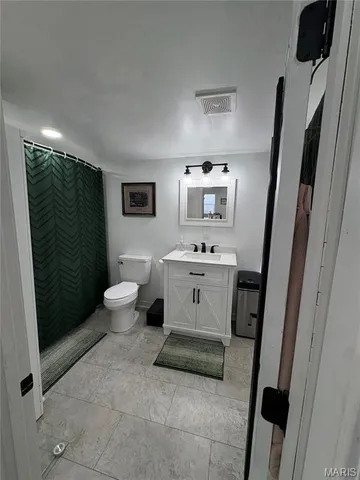 $229,000 | 512 East Walnut Street, Perry, MO 63462