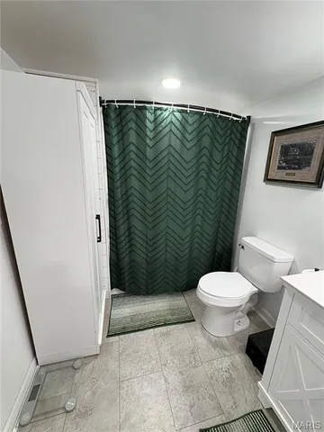 $229,000 | 512 East Walnut Street, Perry, MO 63462