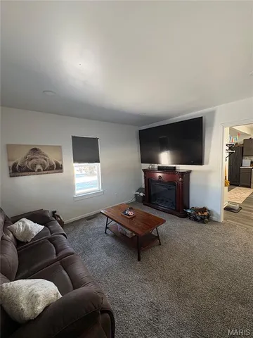 $229,000 | 512 East Walnut Street, Perry, MO 63462