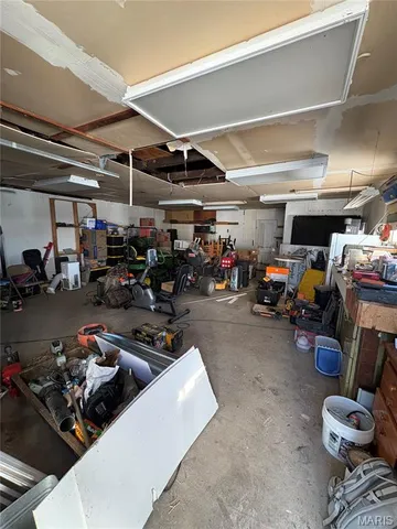 $229,000 | 512 East Walnut Street, Perry, MO 63462