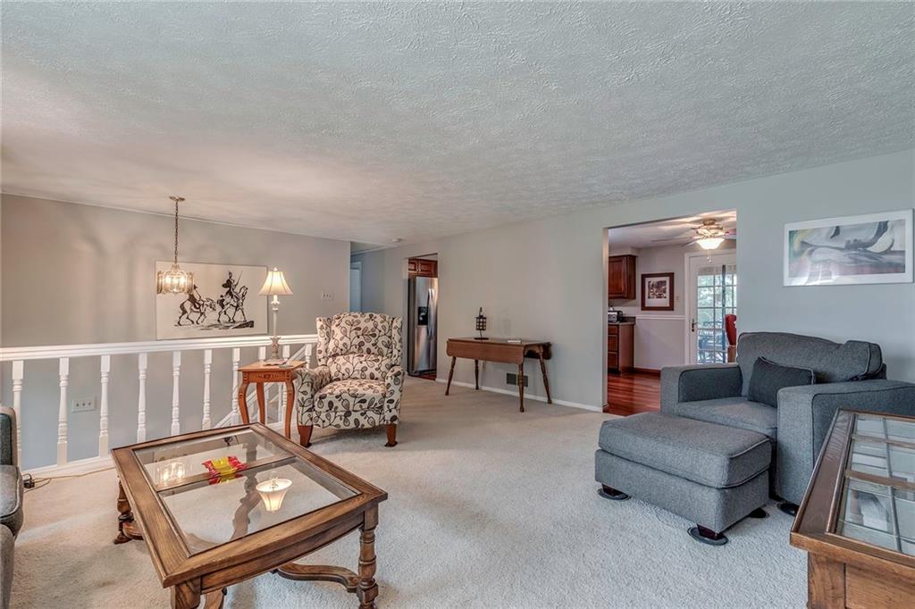 274 Shafer Road Moon Township, PA 15108 - Photo 3 of 25 Gallery Image 3