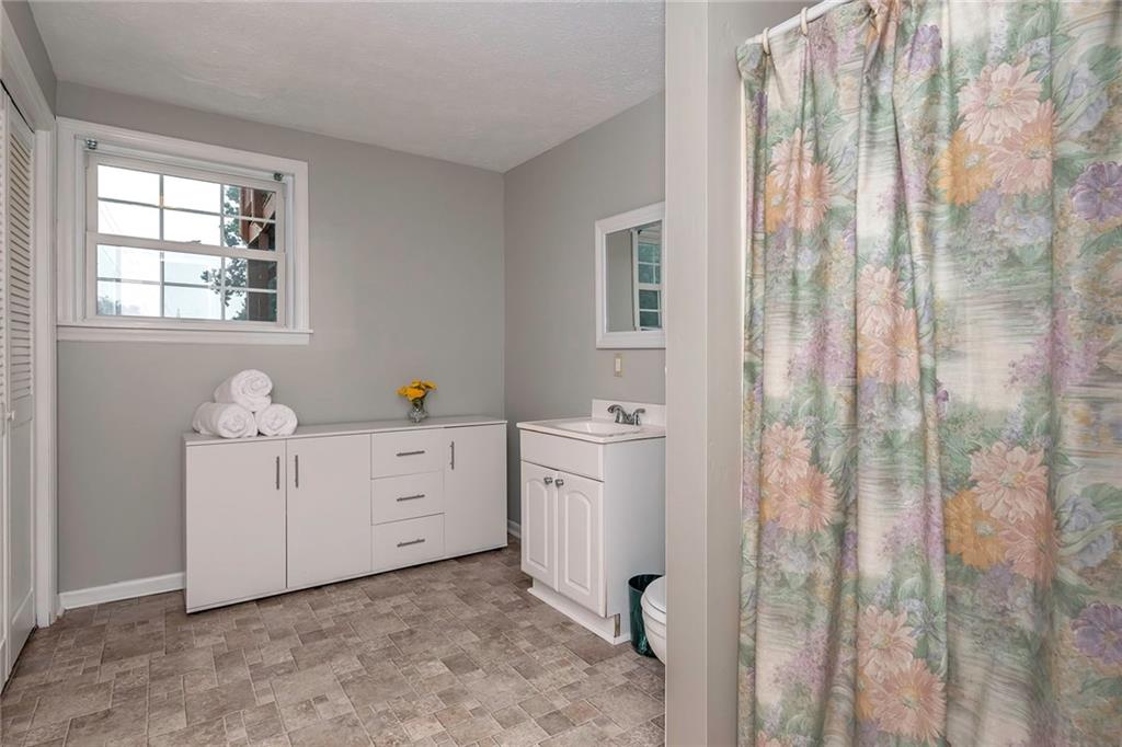274 Shafer Road Moon Township, PA 15108 - Photo 21 of 25 Gallery Image 21
