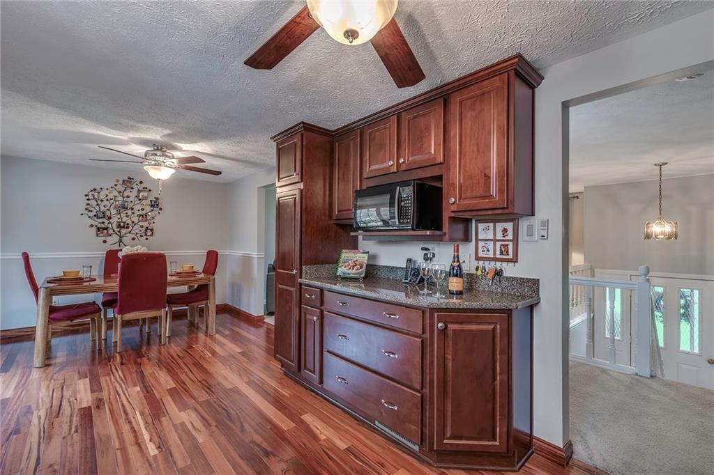 274 Shafer Road Moon Township, PA 15108 - Photo 7 of 25 Gallery Image 7