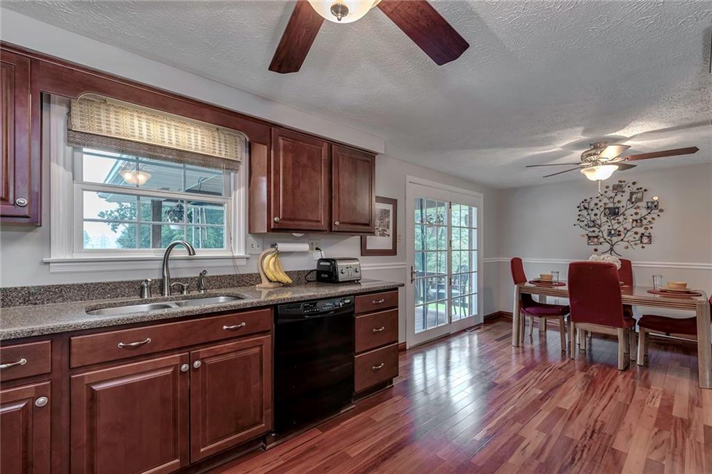274 Shafer Road Moon Township, PA 15108 - Photo 10 of 25 Gallery Image 10